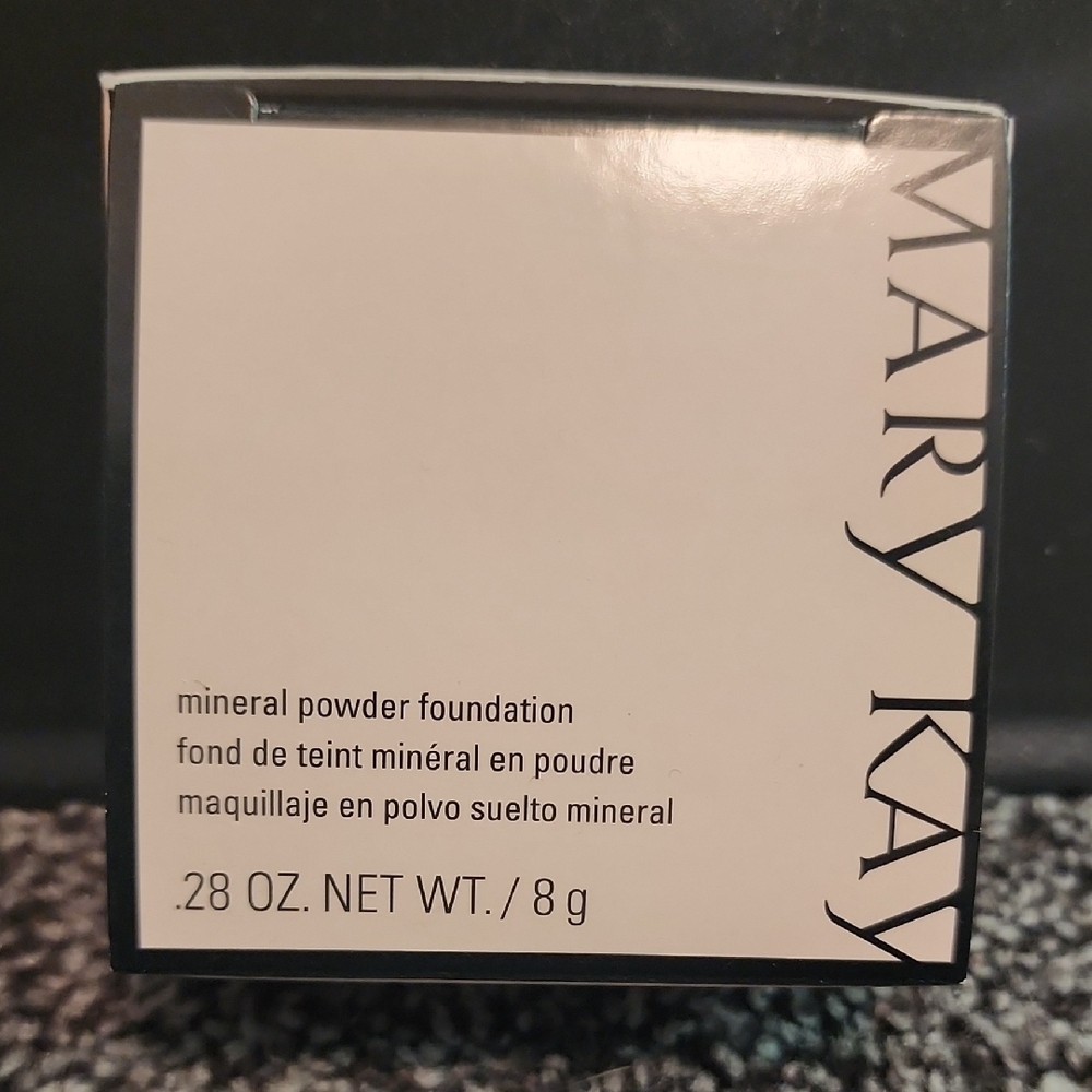 Mary Kay Mineral Powder Foundation - Cream